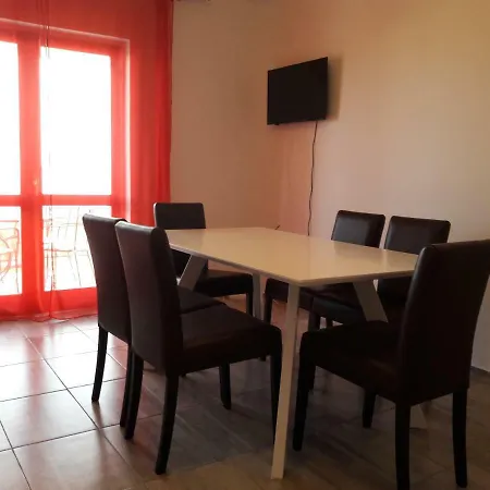 Andrea Apartament *